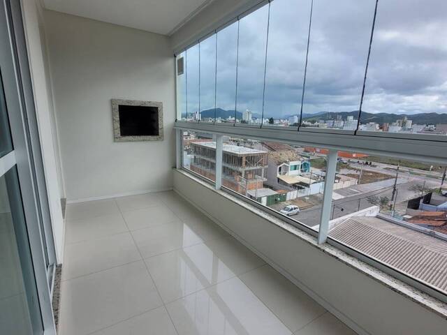 Apartamento para Venda em Camboriú - 1